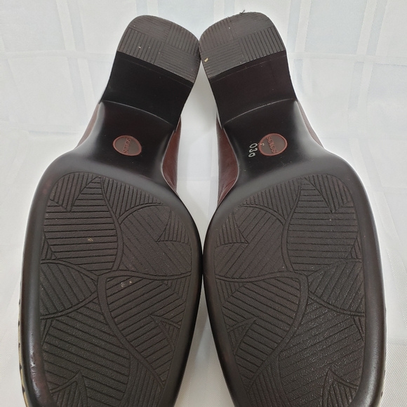 Solos Women's Wedge Dress Shoe - Picture 6 of 10